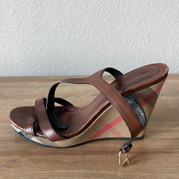 SOLD Burberry Brown Leather Wedges Platform Strappy 4” sandals / 9 US / 39 EU - Picture 12 of 12